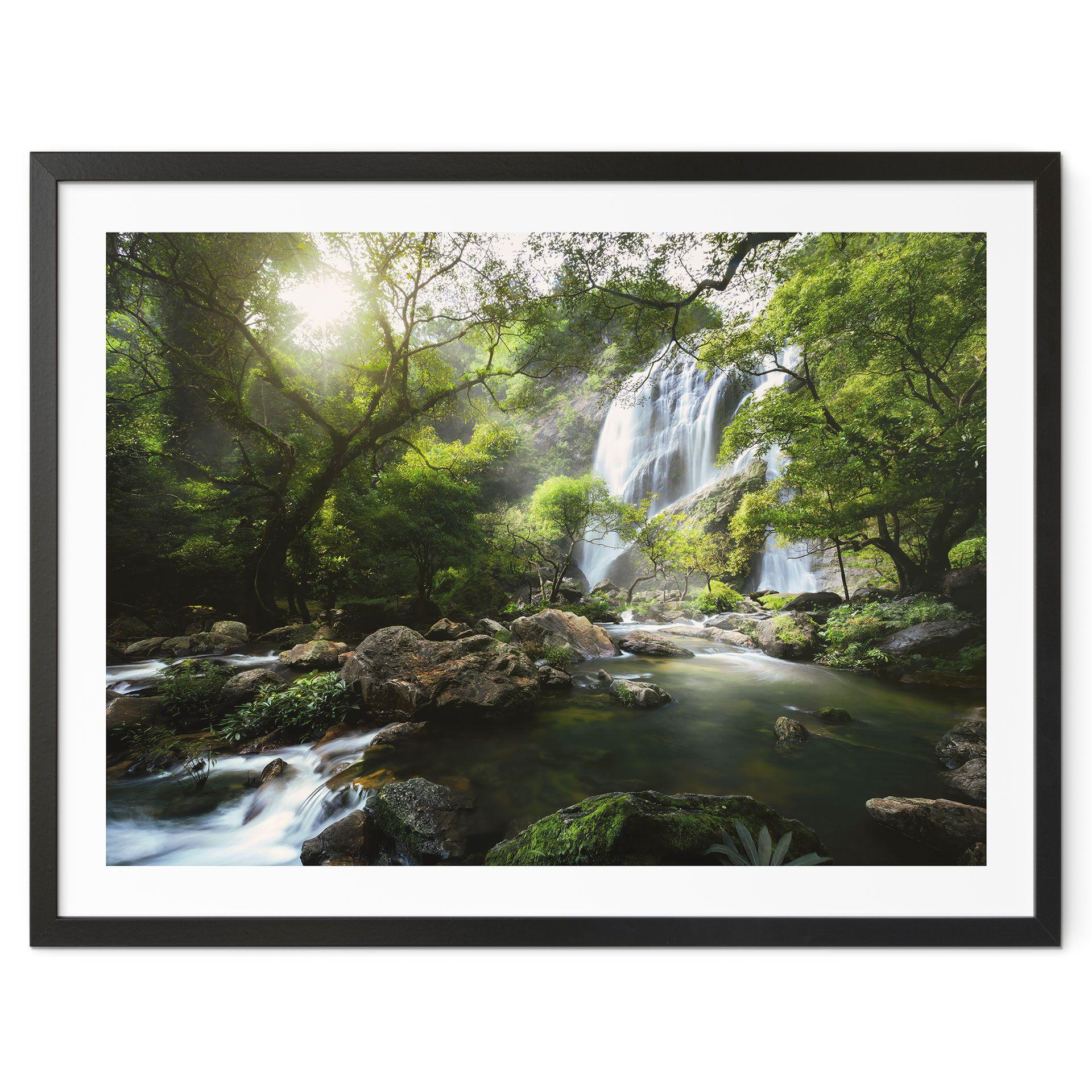 Póster cascada en el bosque - Fotografía de naturaleza - Foto