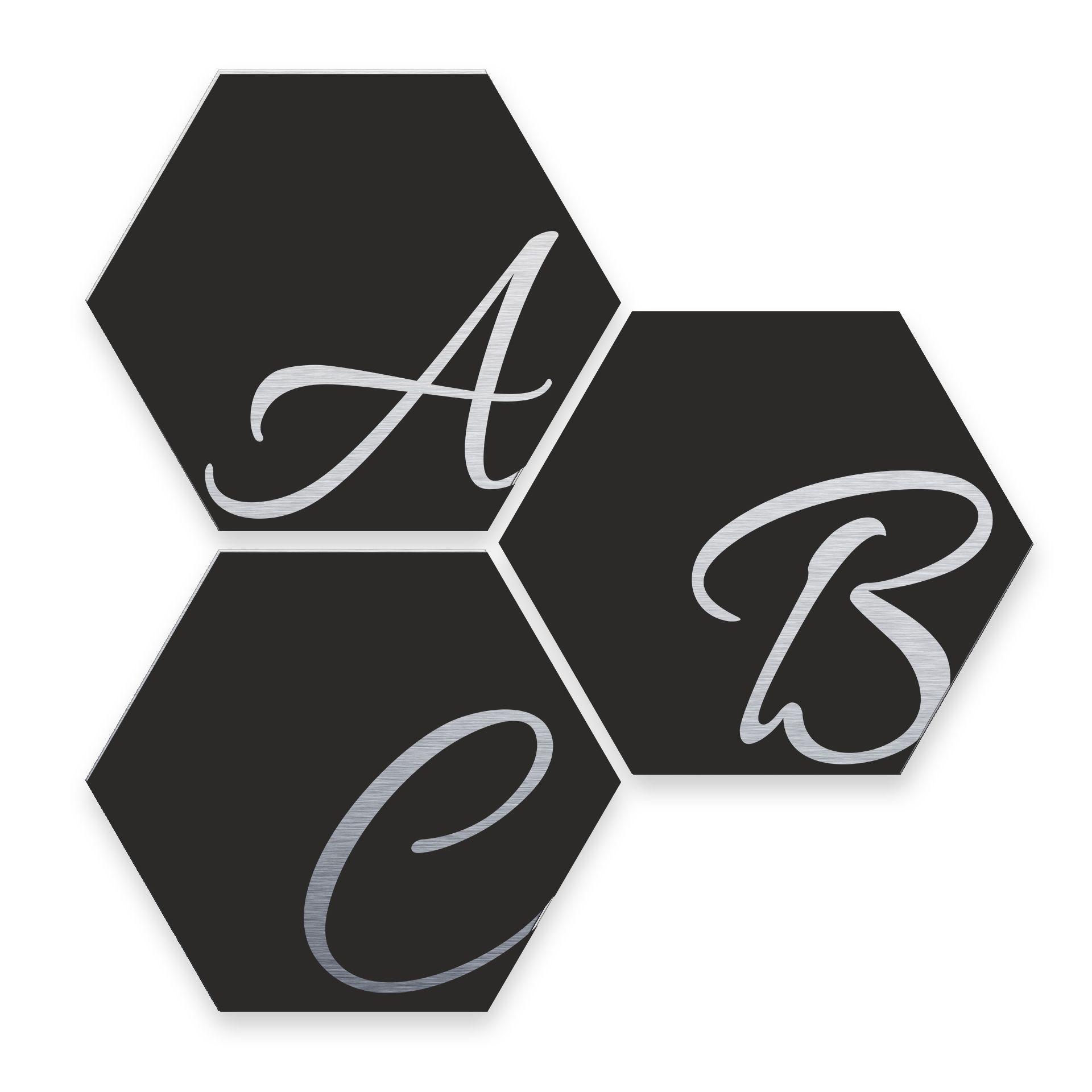 Hexagon bogstaver - Alu-dibond Sølveffekt, sort
