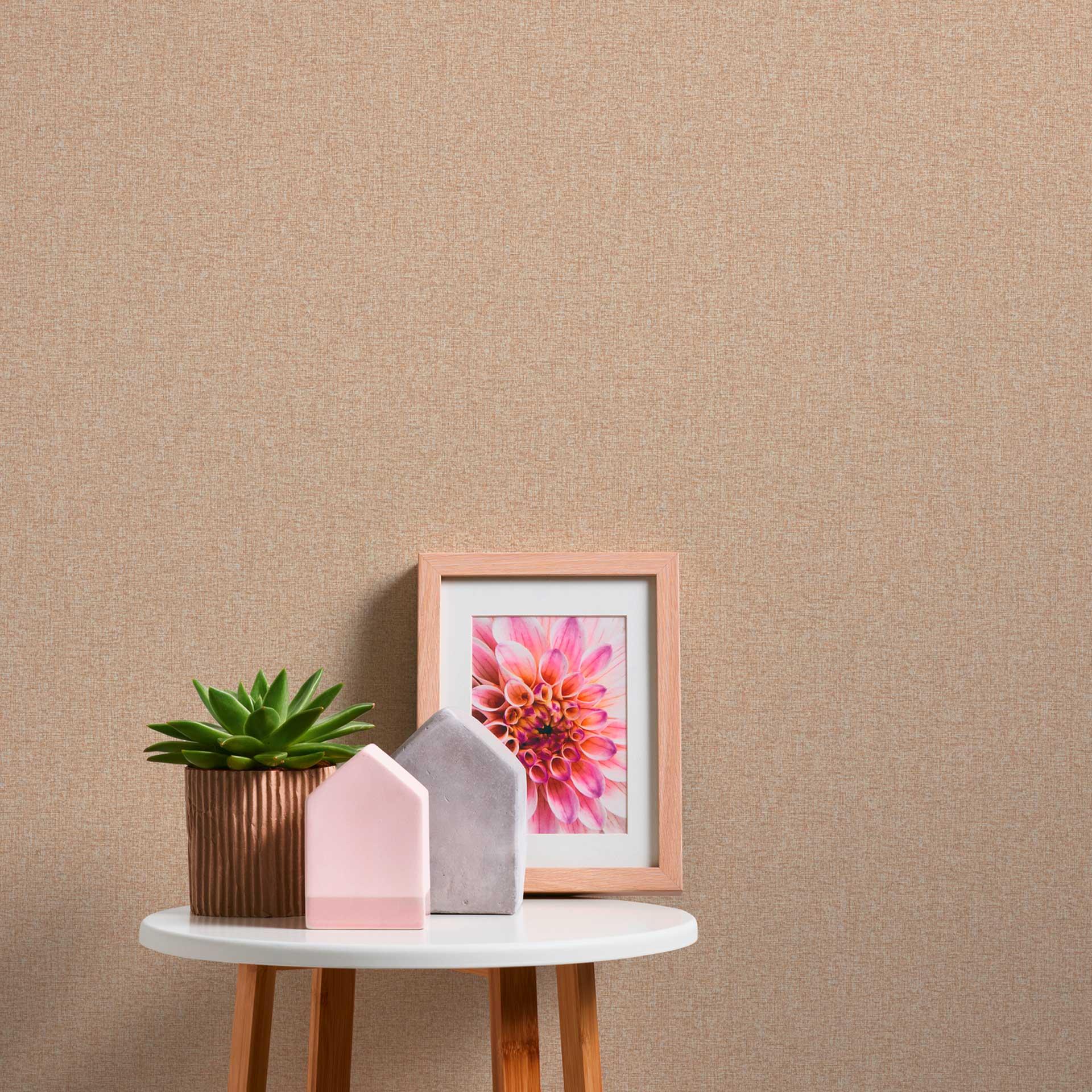 ensfarvet tapet med strukturmønster beige - tapet med stoflook 