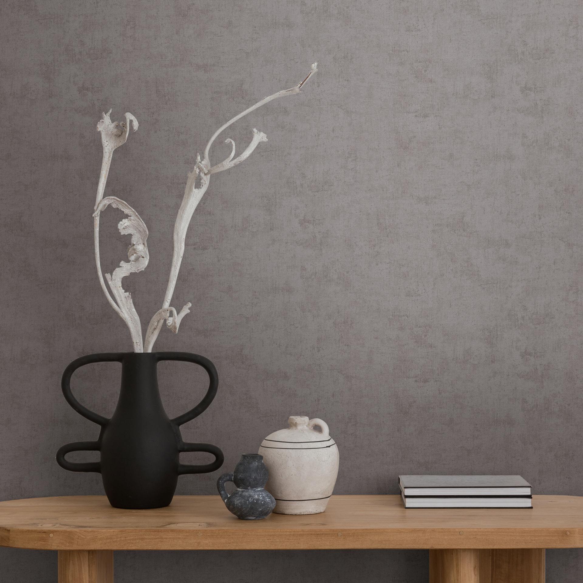 Non-woven tapetgrafik - fint stribemønster i stengrå og sand