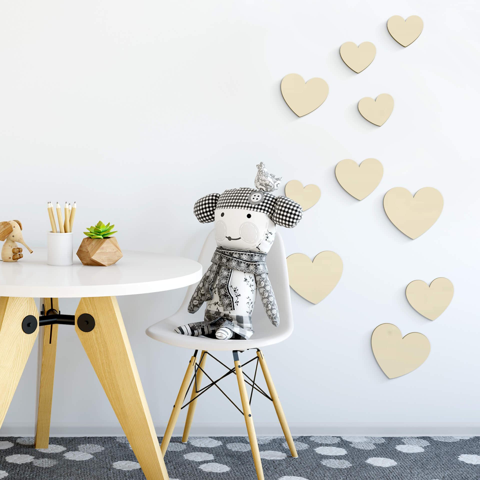 Decoración en madera chopo - set corazones (10 piezas)