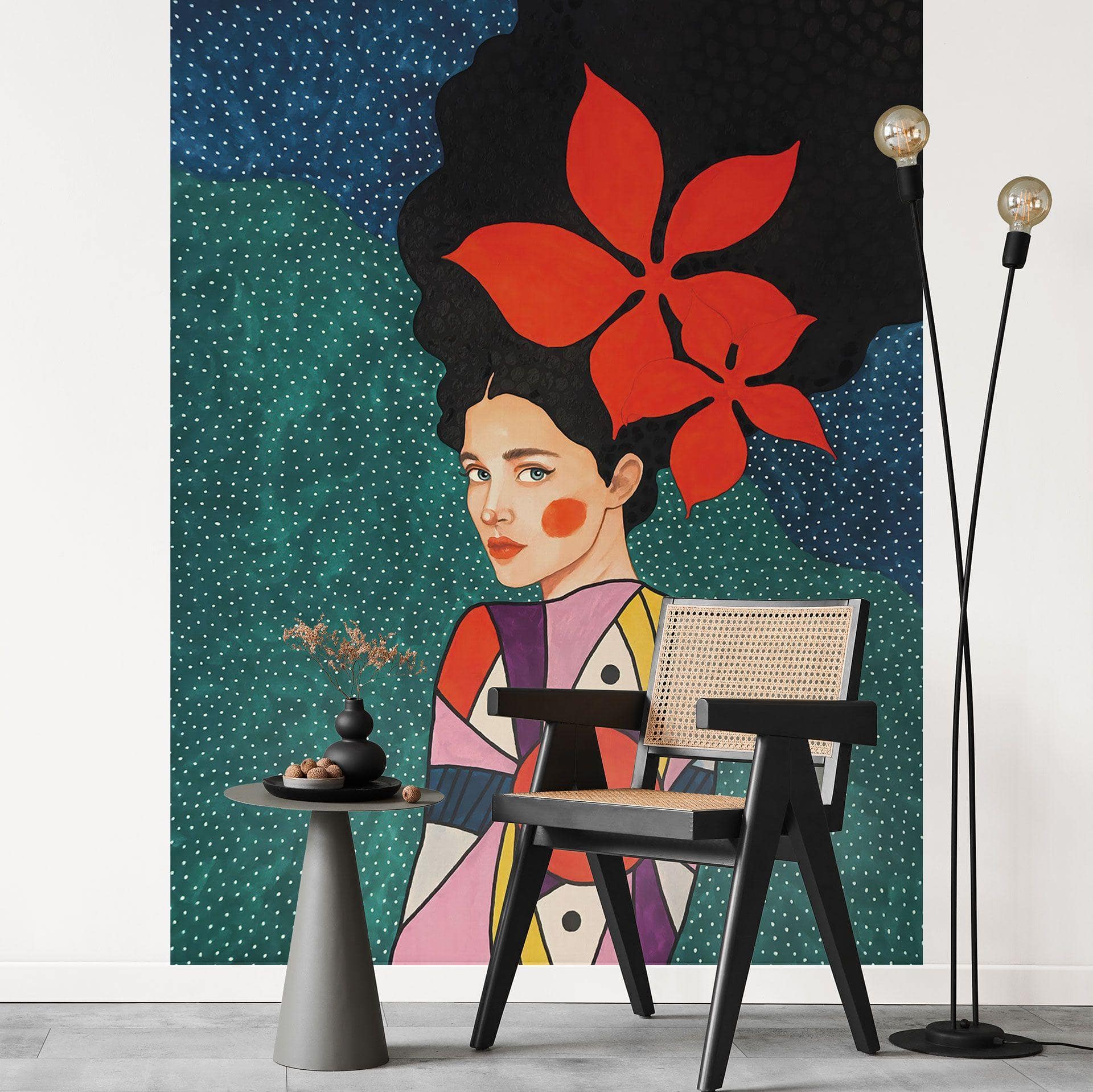 Fotomural Mujer con flores rojas y vestido estampado - Hülya