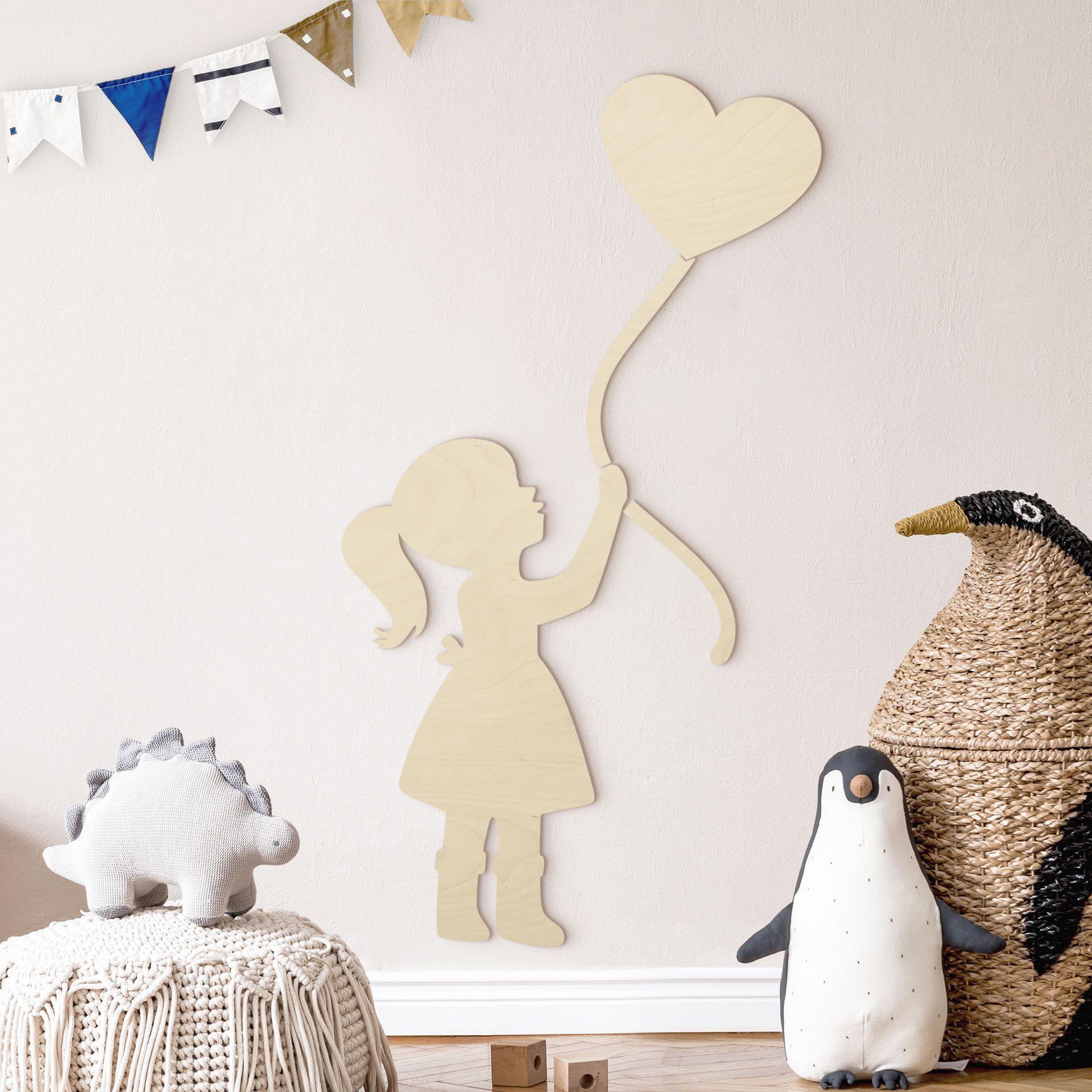 Decoración en madera niña con globo corazón - chopo