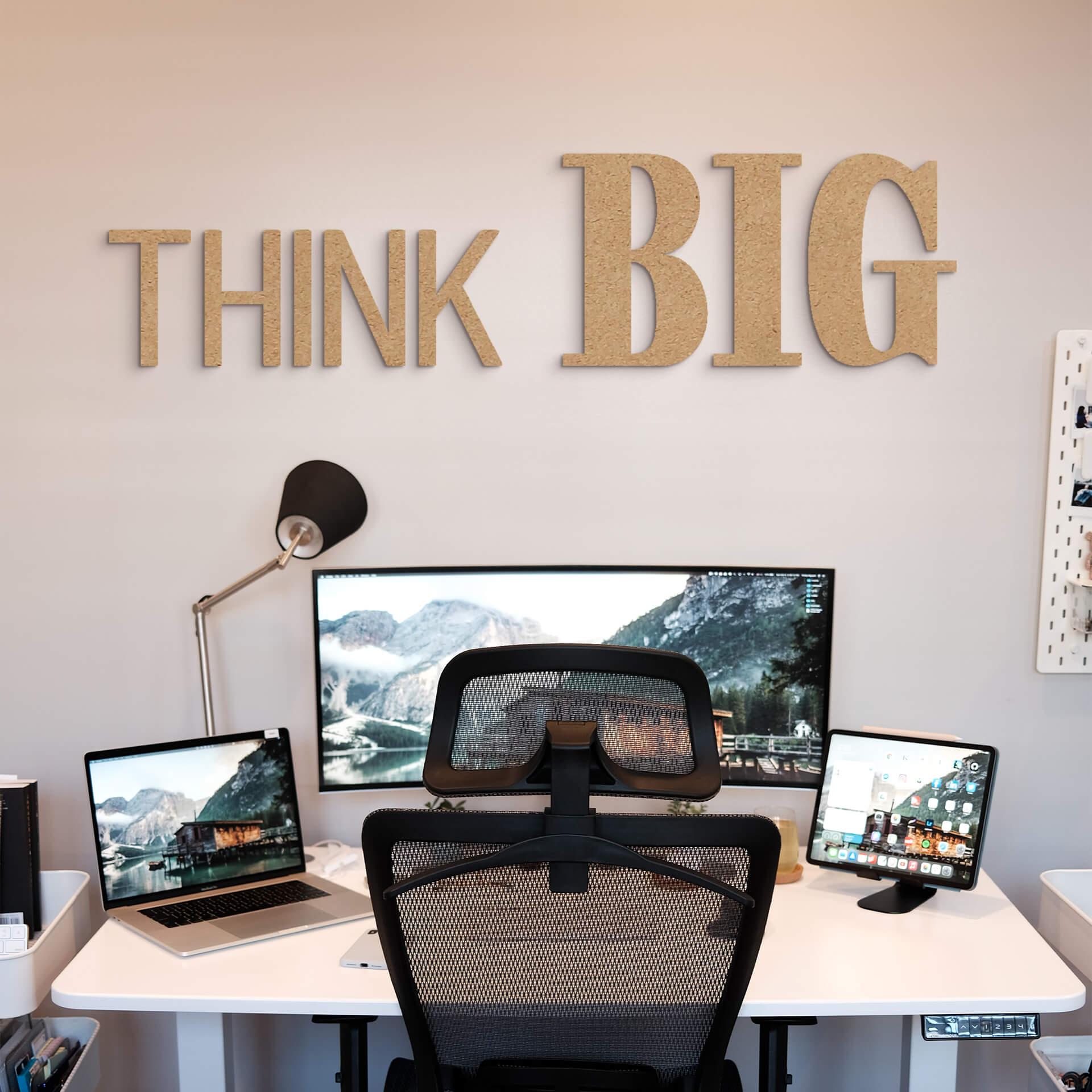 decoración 3D que dice THINK BIG - MDF nature