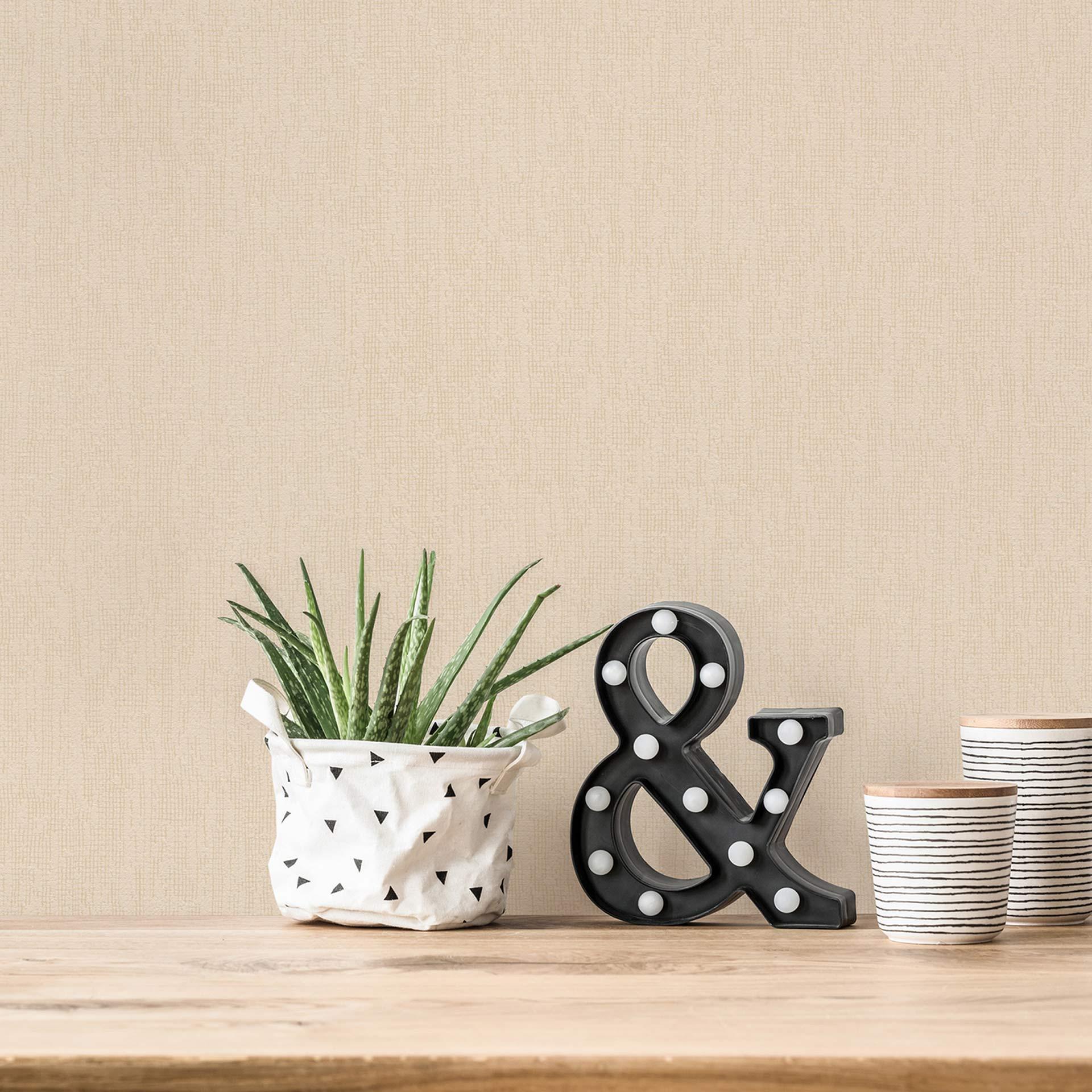 Mat enhedstapet i beige og creme non-woven tapet med struktur i skandinavisk stil Hygge