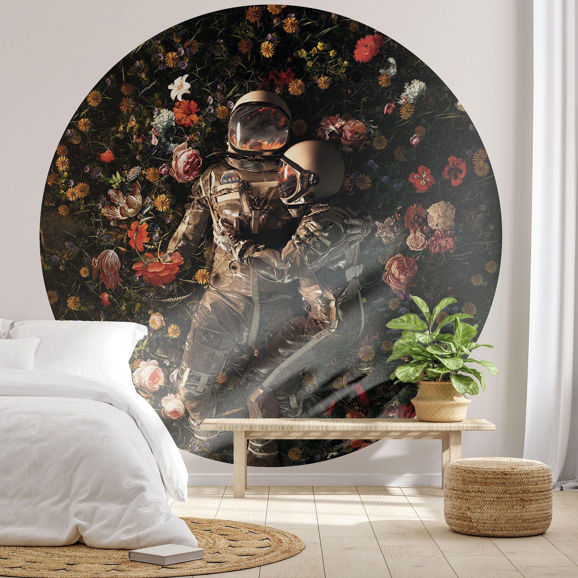 Tapet cirkel Astronauter på en blomstereng - Nicebleed - vliesetapet/selvklæbende non-woven tapet