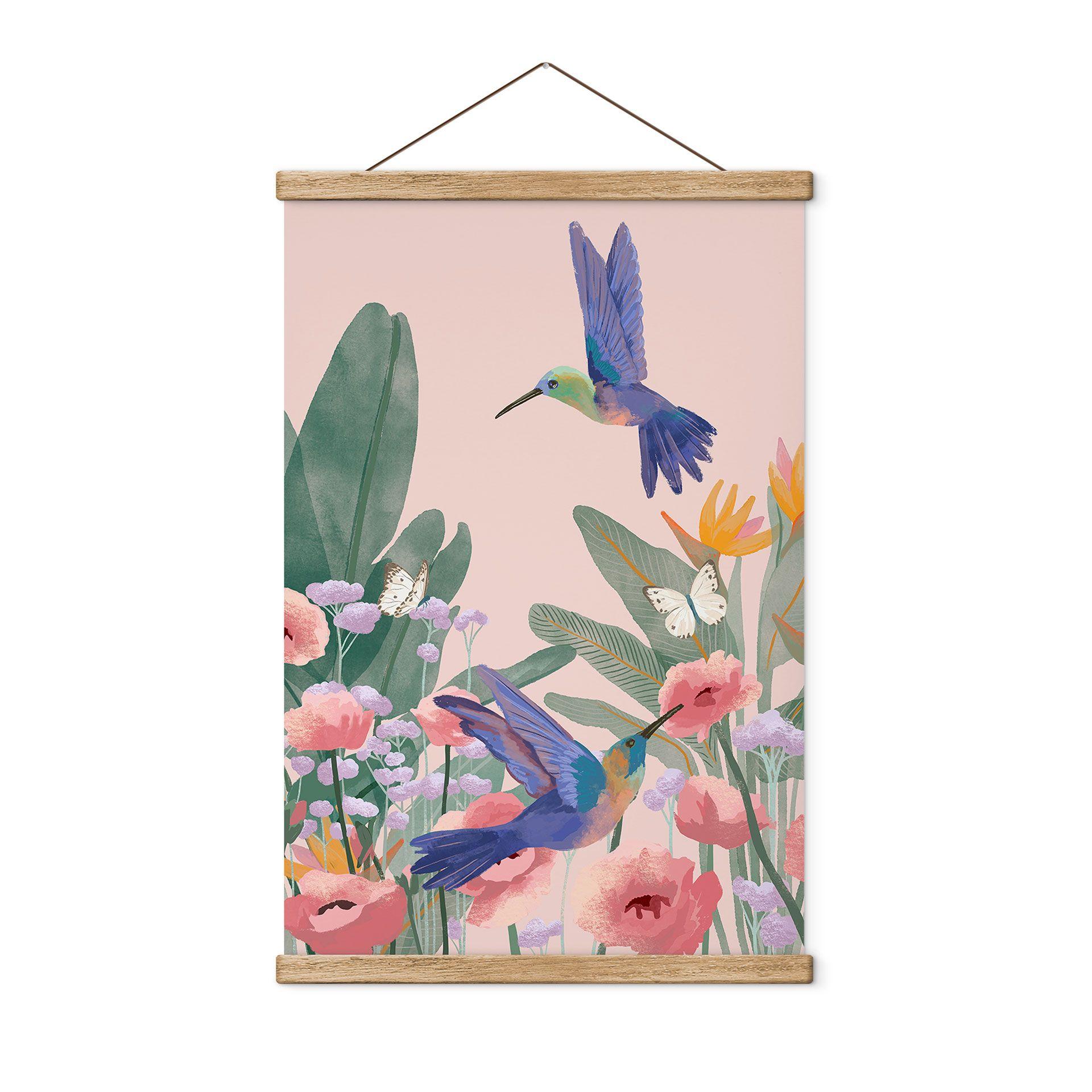 Tekstil plakat To kolibrier i den farverige blomstereng - Goed Blauw