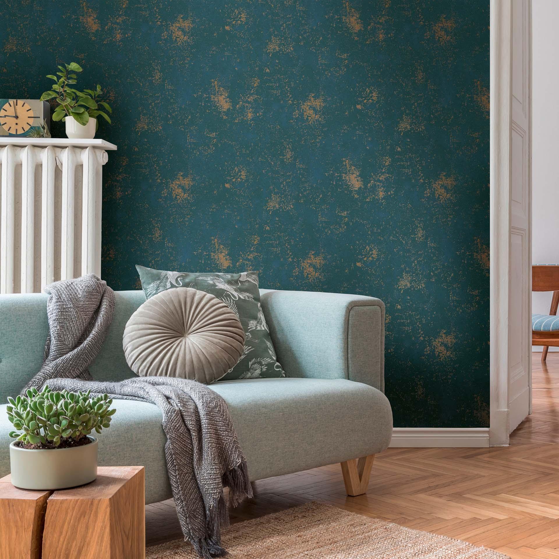 Papel pintado no tejido azul petróleo efecto metalizado dorado para salón, cocina