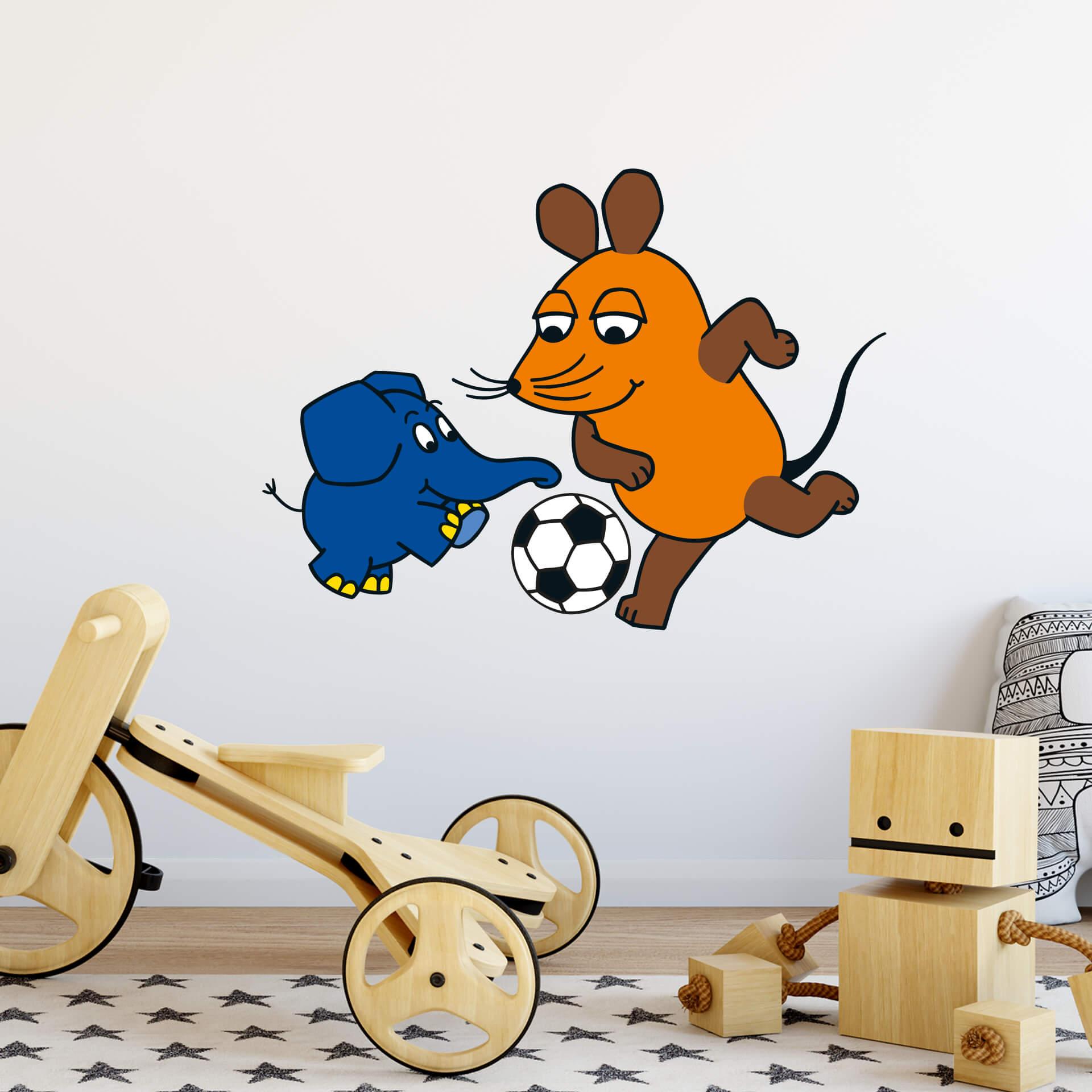 Muursticker De Muis speelt met de bal
