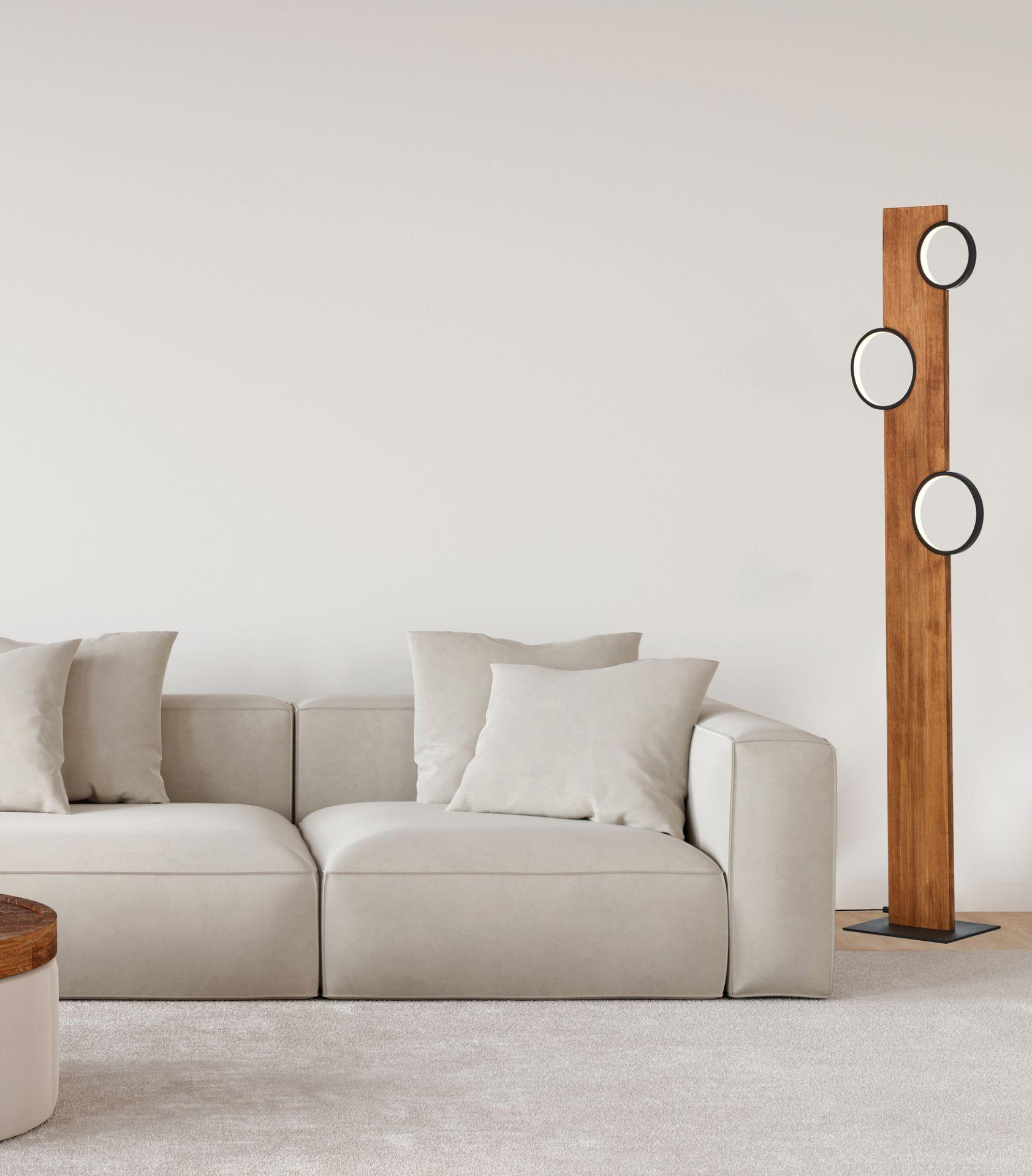 Stehleuchte Elena, braun, 140,4 x 31,2 cm, Holz LED-Stehleuchte, dimmbar