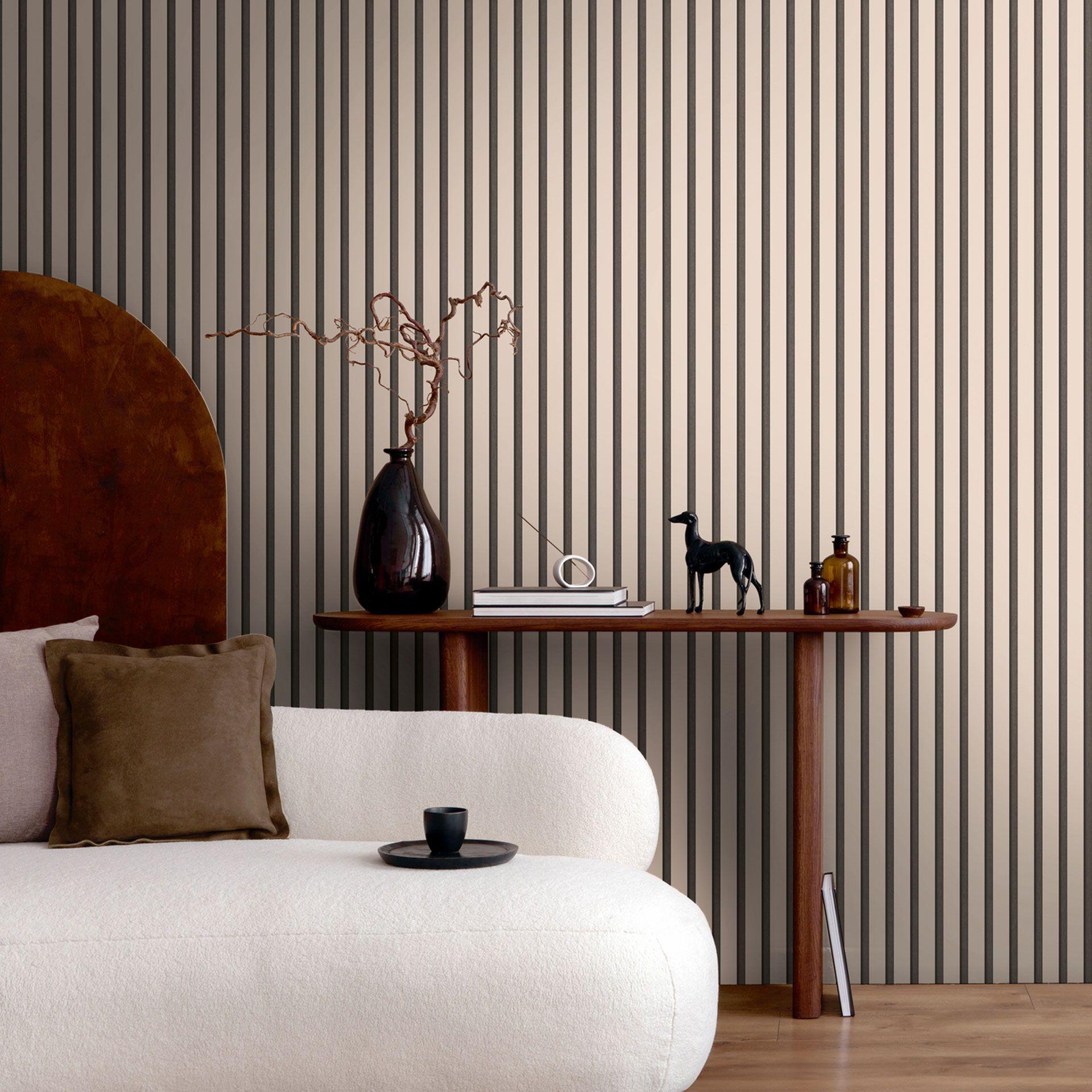 Greige negro mate - Papel pintado de tejido-no-tejido a rayas con un moderno aspecto de panel de madera skandi