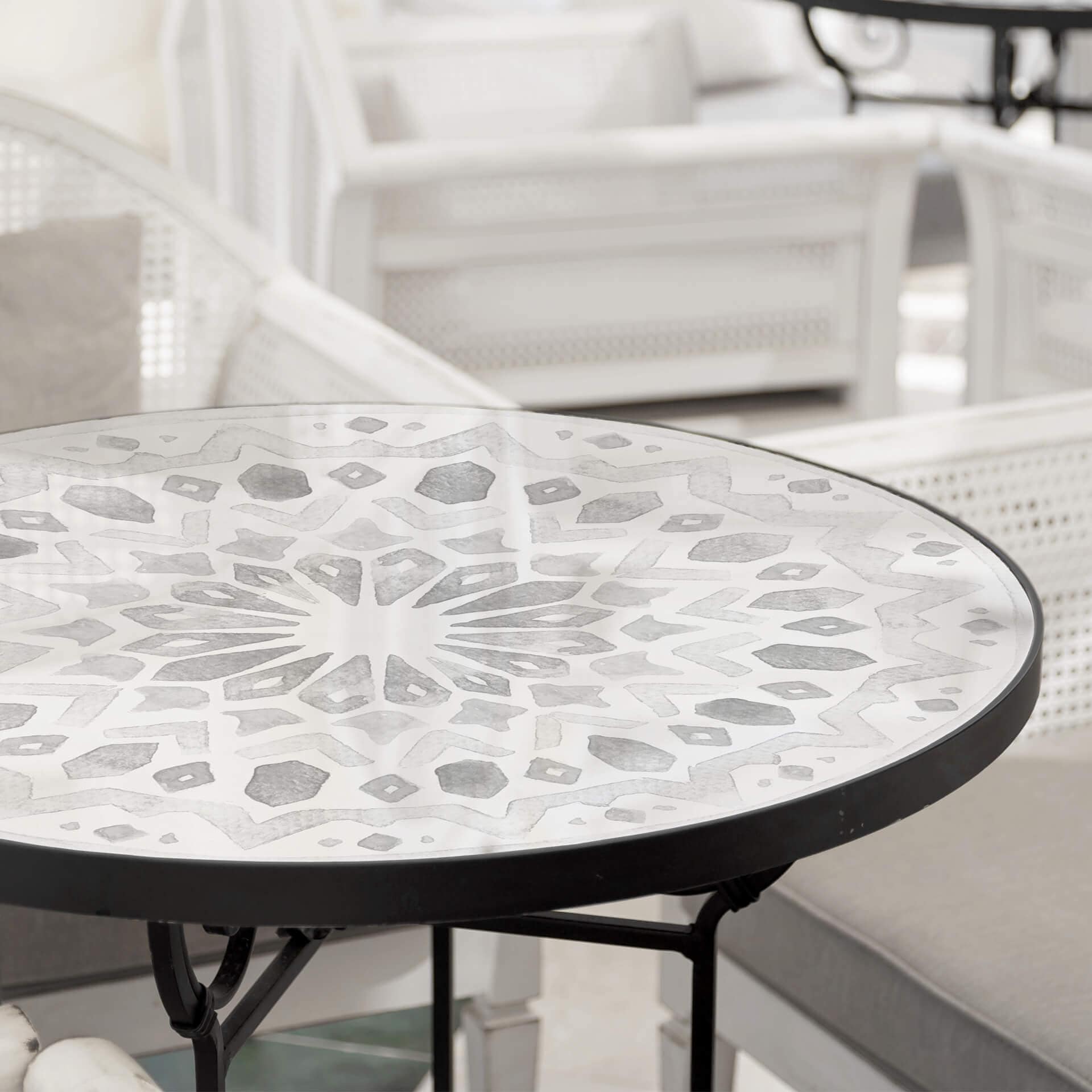 Plateau de table en verre rond - Motif marocain noir - Rond