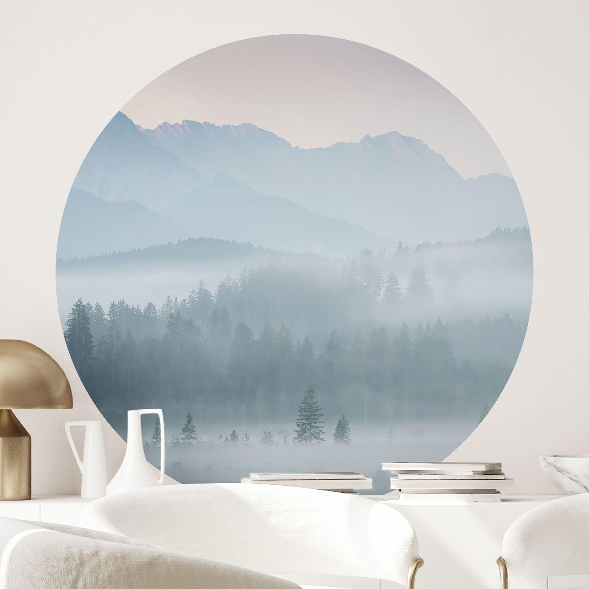 Vinilo decorativo Paisaje de bosque brumoso en otoño - Eisenmann - Redondo