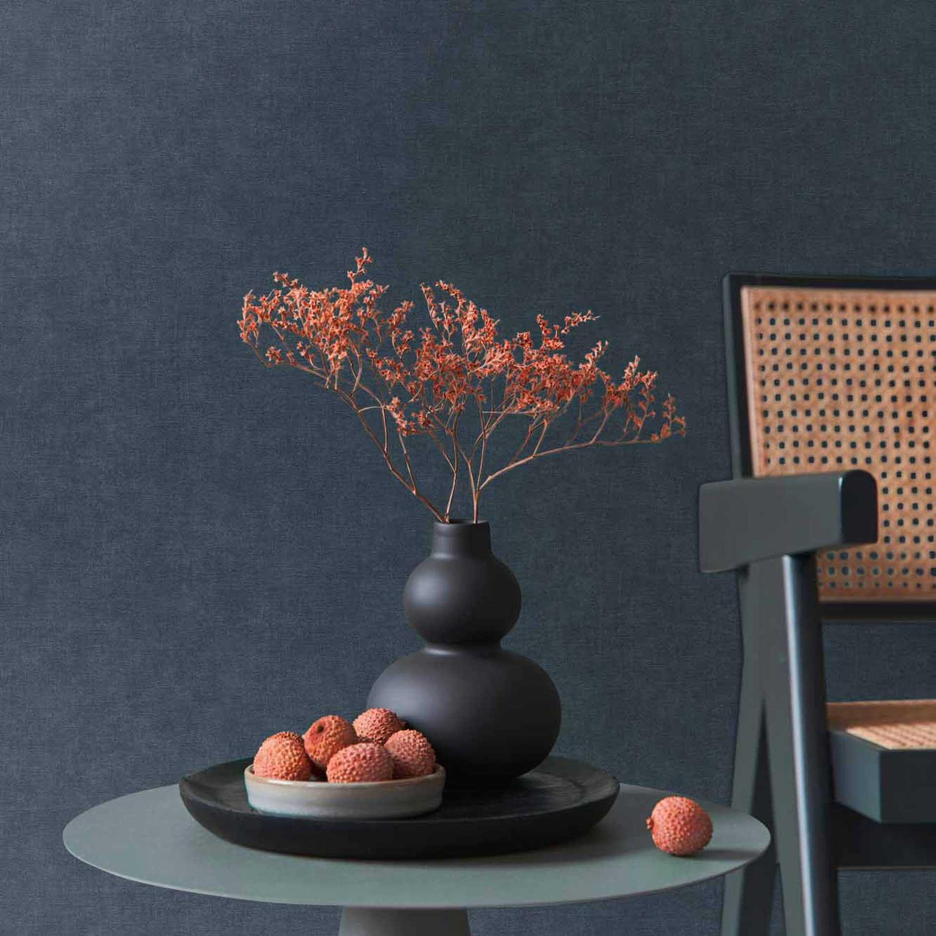 Papel pintado texturizado con aspecto textil azul oscuro - Elegante papel pintado no tejido - Diseño mural moderno