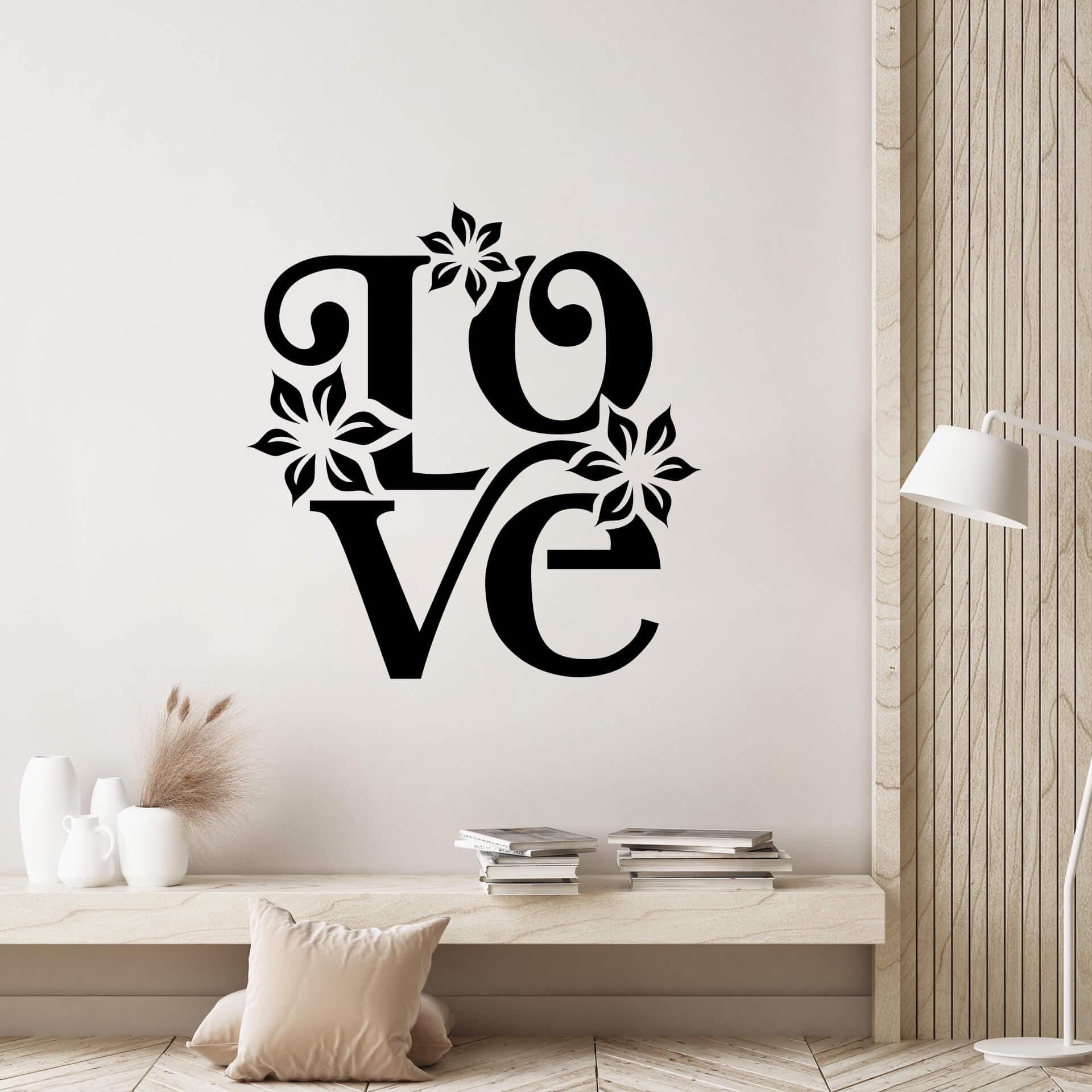Wallsticker Love med blomsterdekoration