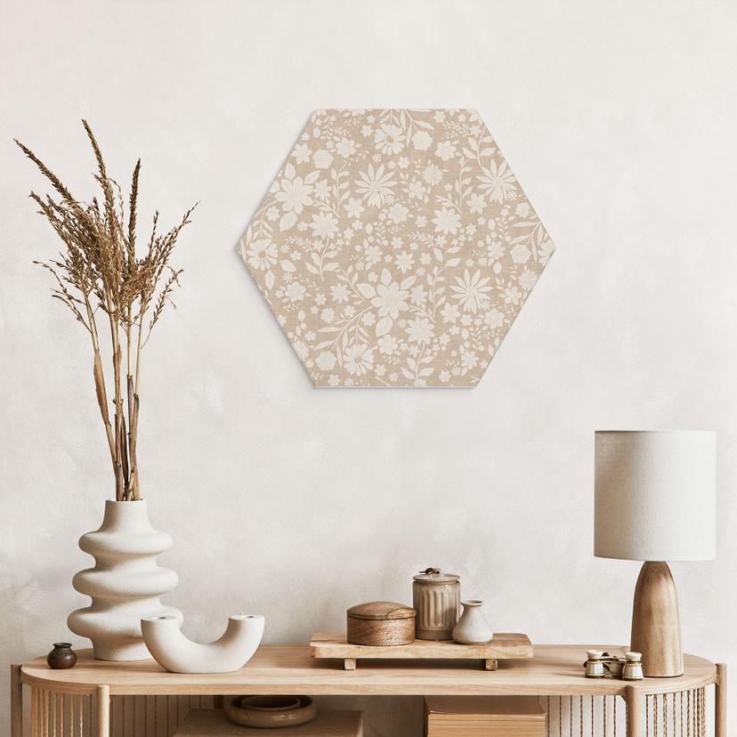 Stampe esagonali per pareti con fiori vintage in look lino - Bloomery Decor - alluminio dibond