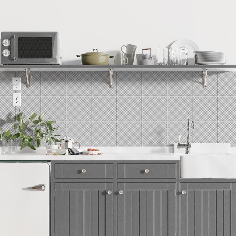 Adesivi piastrelle con motivo a scacchiera in grigio e bianco - set da 12