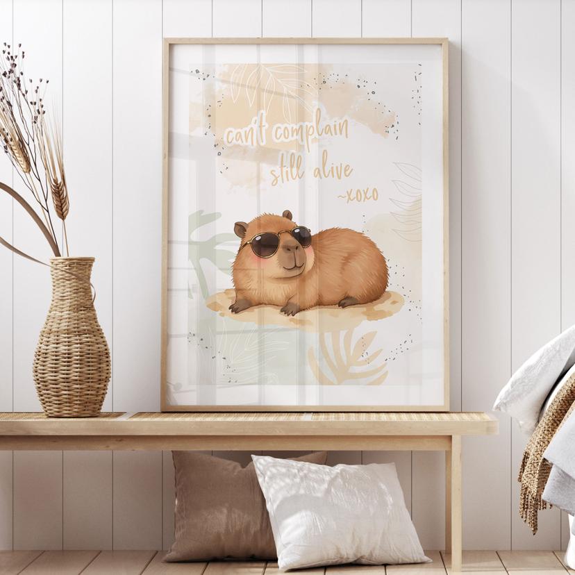 Póster Cool Capybara - Eslogan Aún vivo