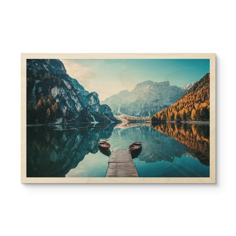 Cuadro de madera Pasarela de madera en el lago Braies en los Dolomitas