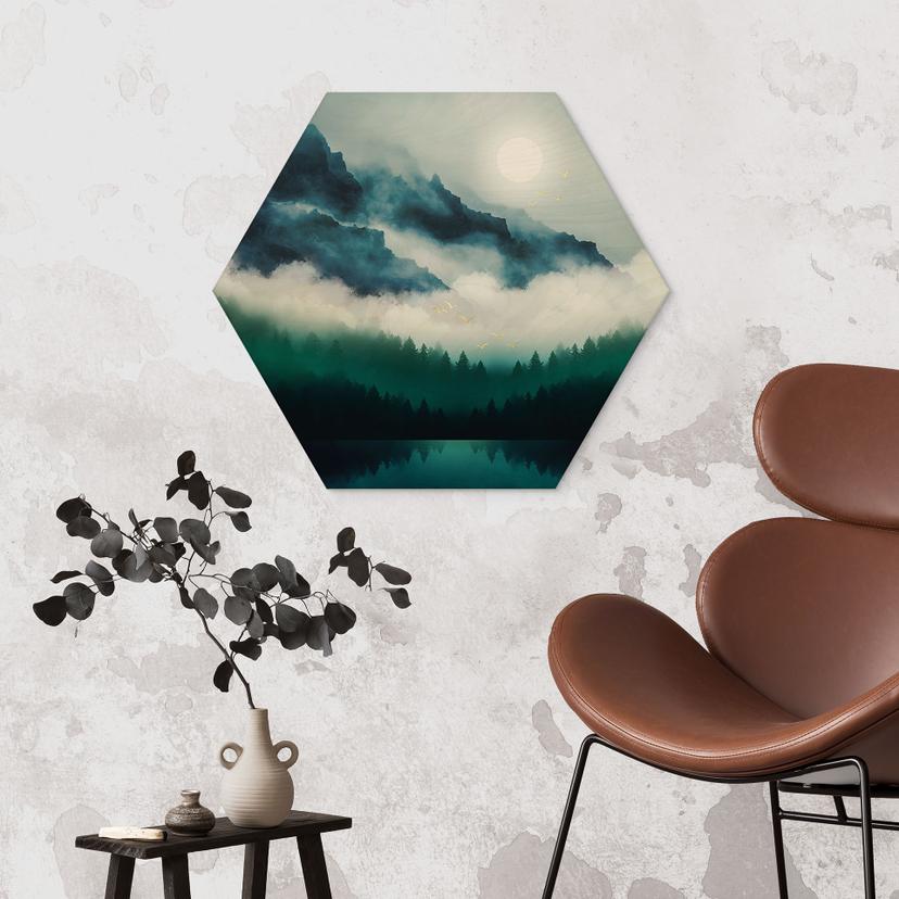 Hexagon-Holzbild Neblige Landschaft in der Nacht - SpaceFrog Designs