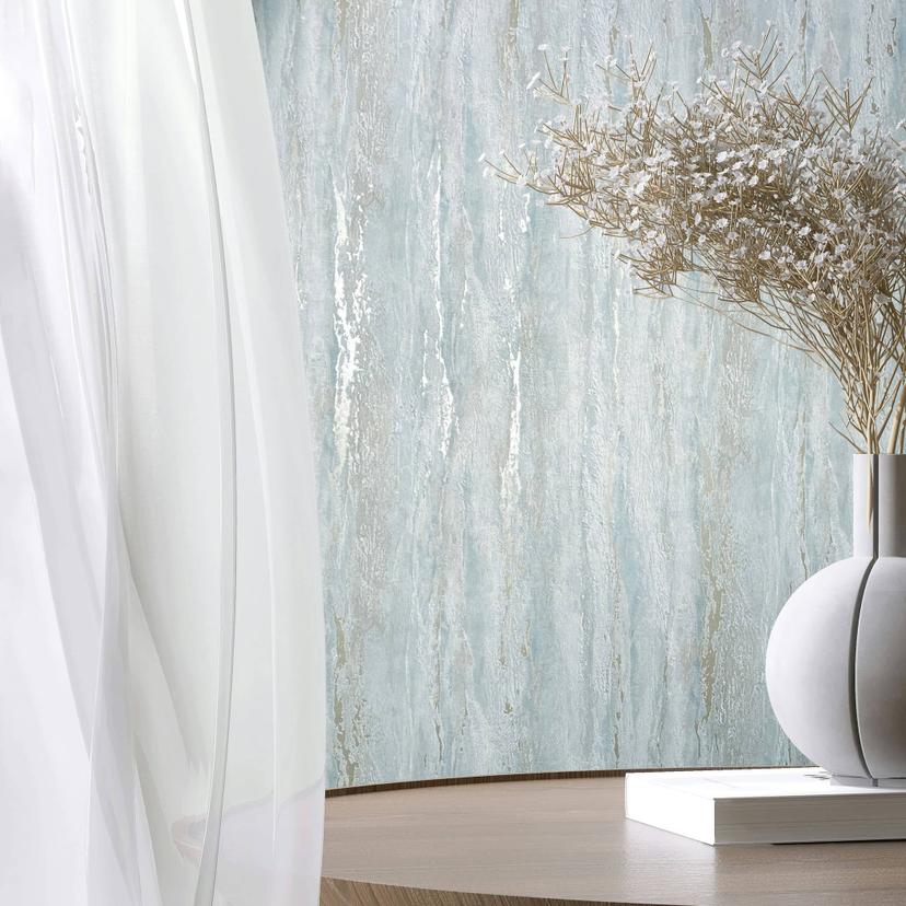 Non-woven tapet med en skinnende, grov tekstur i hvidt gipslook