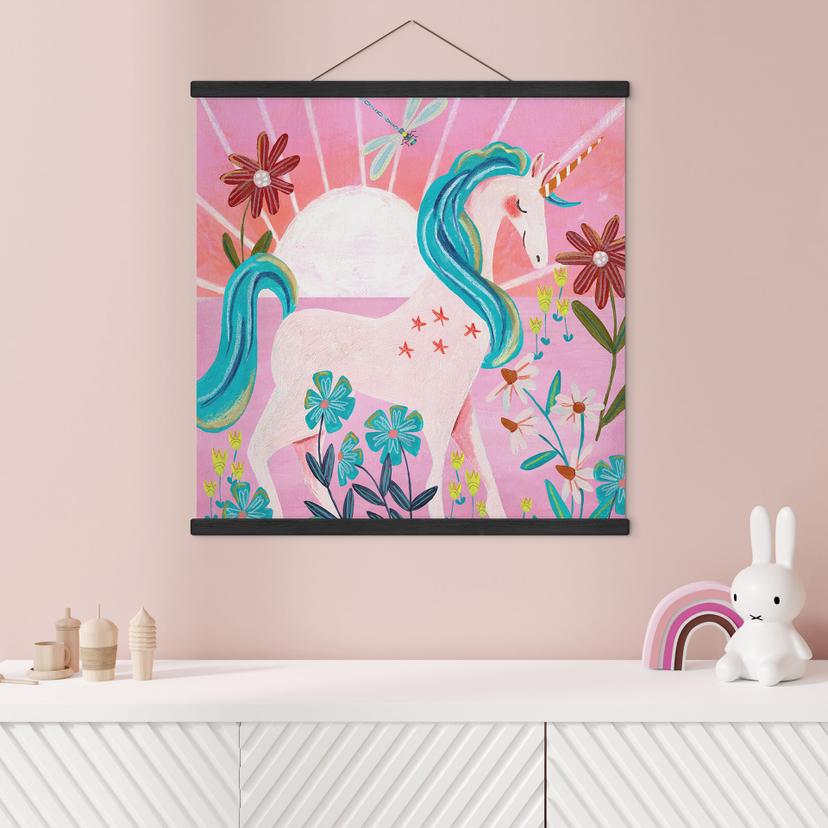 Poster tessile Unicorno su un prato di fiori colorati - Bonne Müller