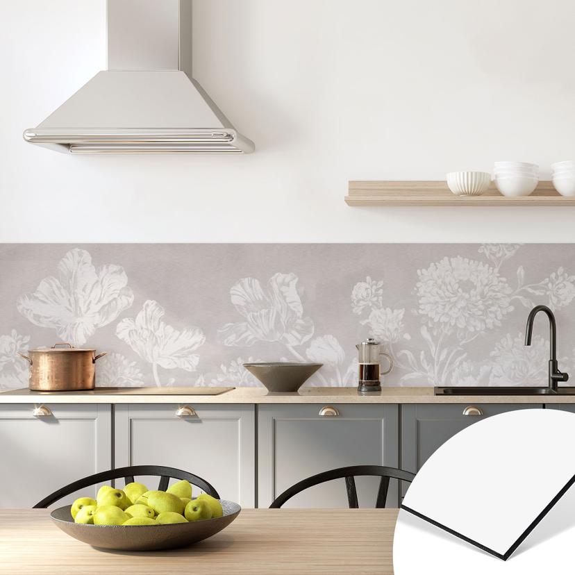 Blomstret stænkplade til køkken med vilde blomster i kridtlook beige - Bloomery Decor
