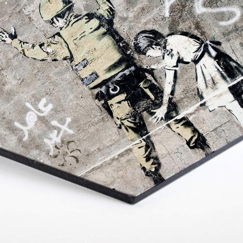 Esagoni Alu-dibond Banksy - Perquisizione