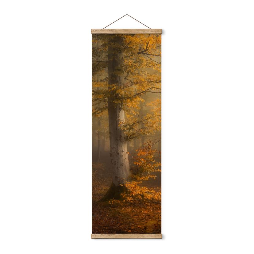 Tekstil plakat Gyldne blade i en tåget skov - Maier - Panorama