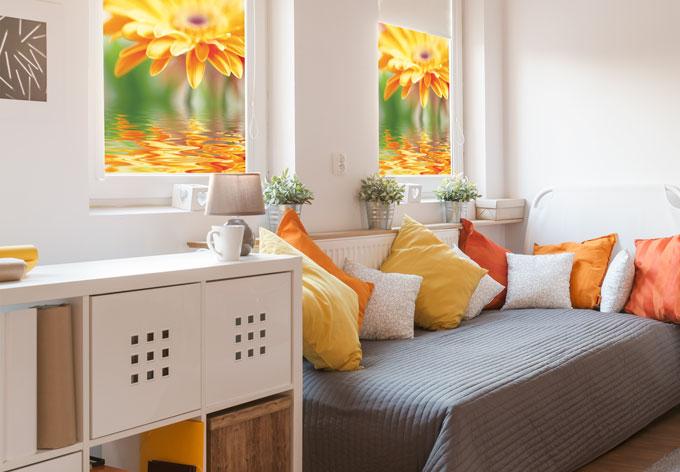 Pellicola adesiva per vetri - riflesso di gerbera (quadrato)