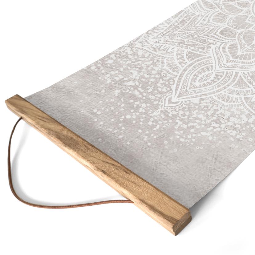 Textil poster Mild mandala på grå-beige - Bloomery Decor - Panorama