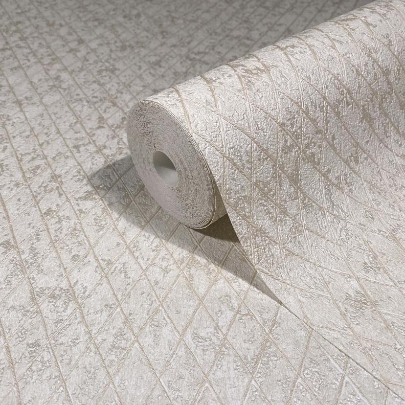 Papel pintado no tejido de color beige con motivo de rombos geométricos gráficos