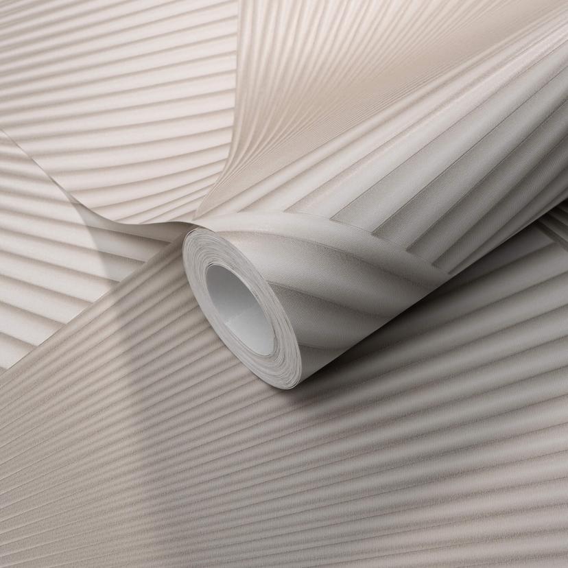 Non-woven tapet med grafiske mønstre og metallisk effekt i taupe
