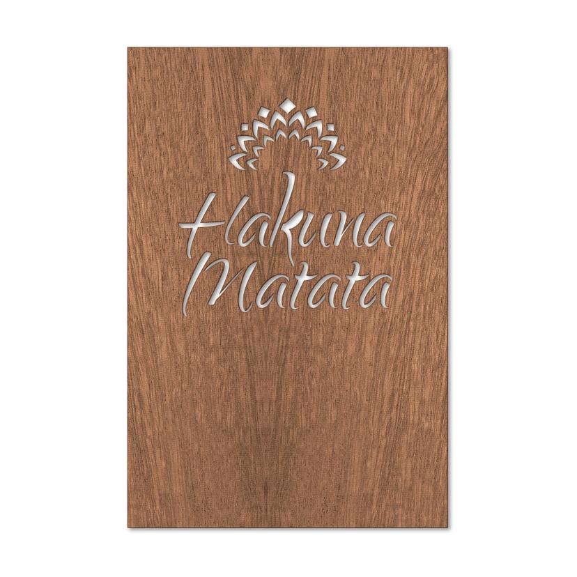 Dekorativ tavla i mahogny - Hakuna Matata med blomma