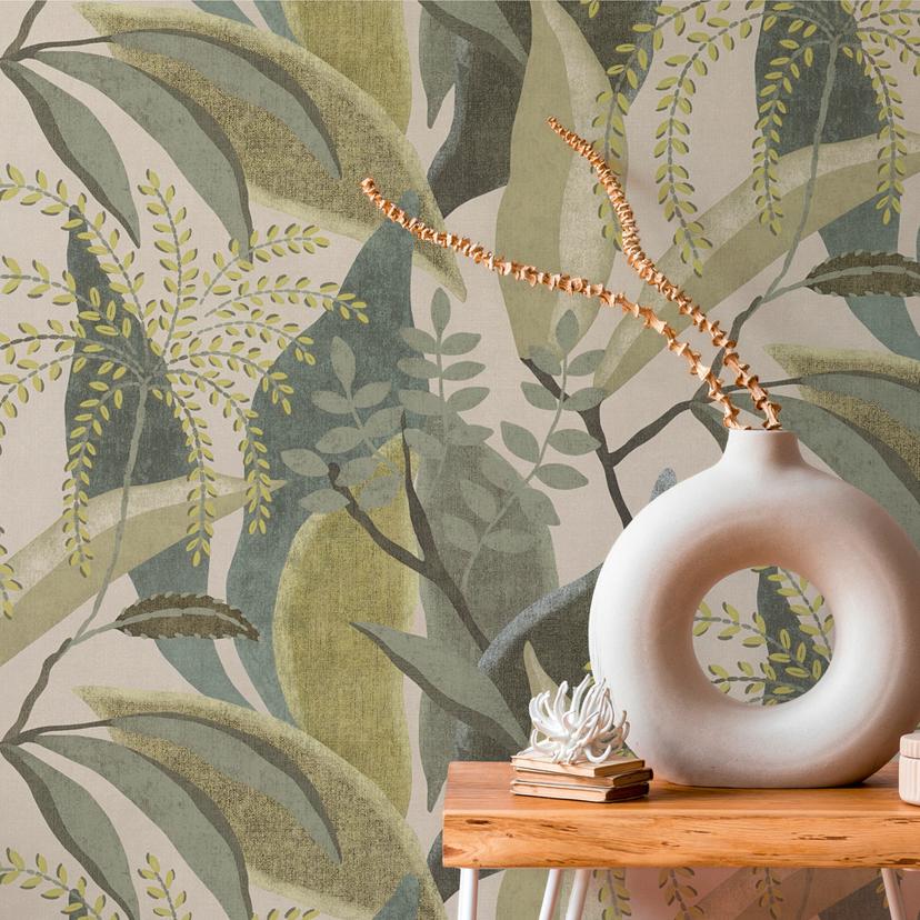 Papier peint intissé avec motif de feuilles dans les tons de vert sur fond beige