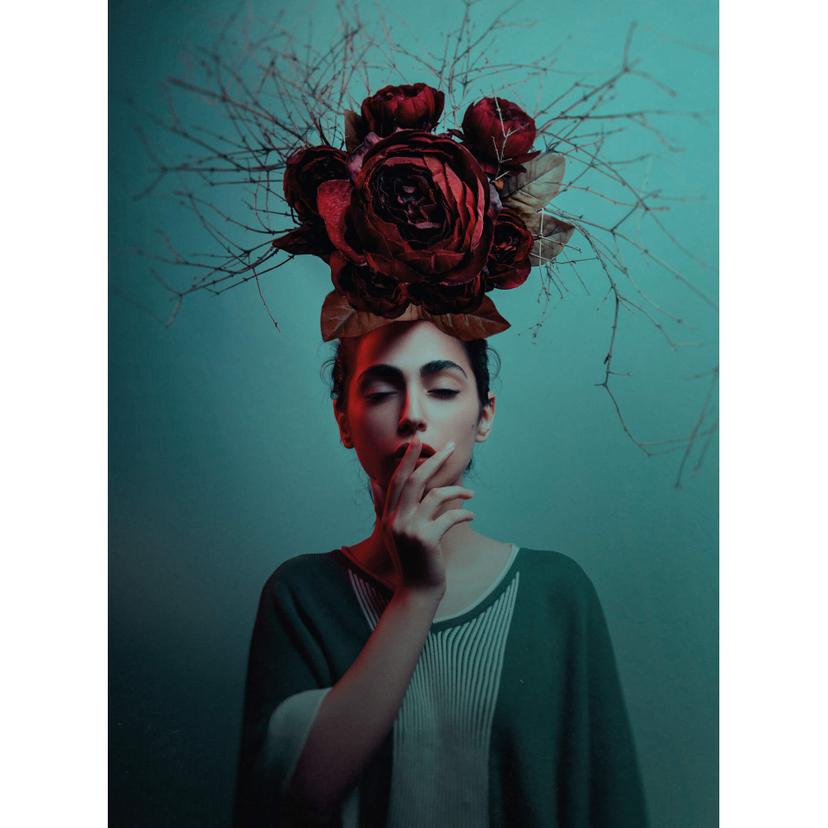 Fotobehang Amin - Flowers in her hair