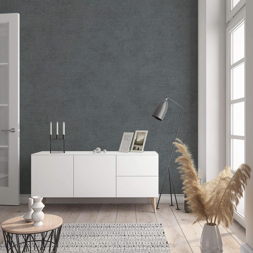 Non-woven tapet med moderne monokromt look og tekstur i antracit ensfarvet