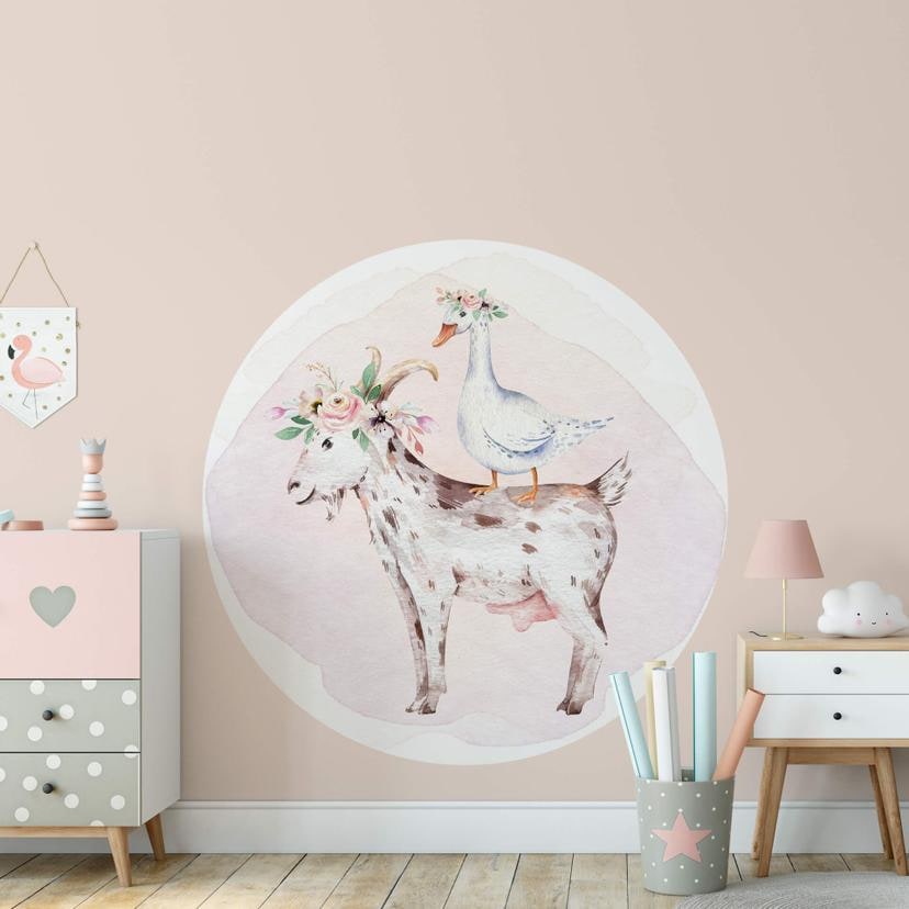Sticker mural Kvilis - Ferme - Une oie sur le dos d'une chèvre