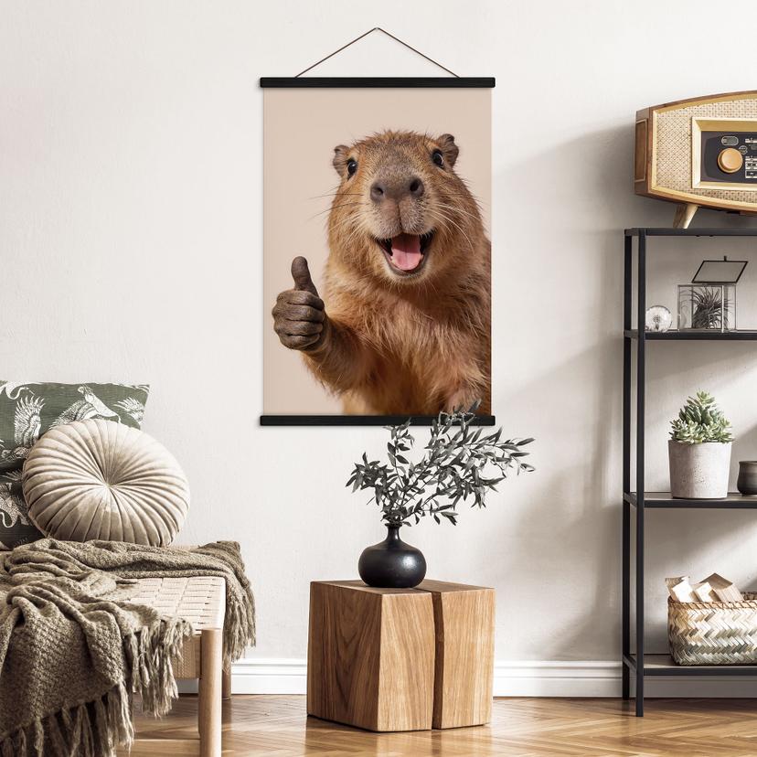 Stoffbild Happy Capybara mit Daumen hoch