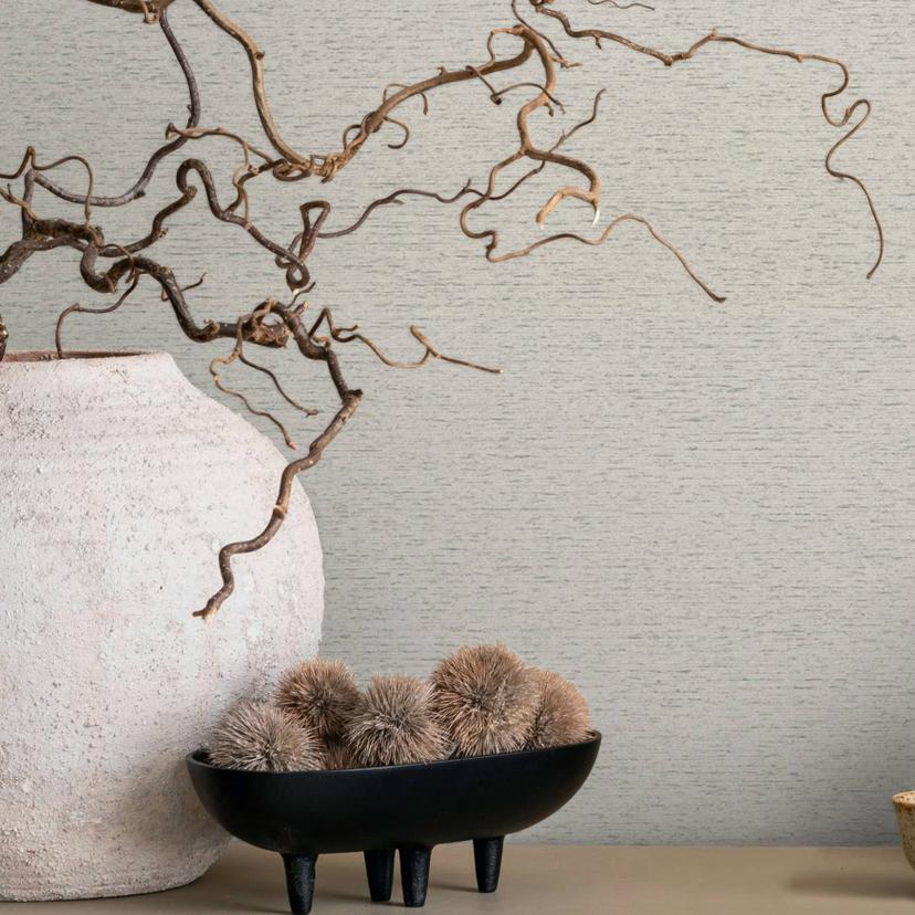 Non-woven tapet i et let meleret look som almindelig grå, beige struktureret