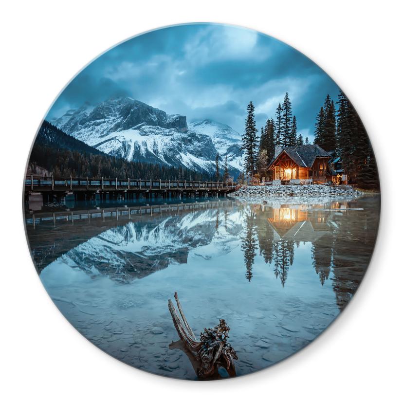 Glasbild Bergidylle am abendlichen See - Bing Li - Rund