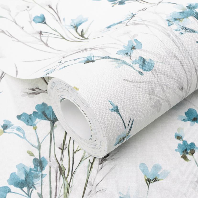 Papel pintado no tejido con delicadas flores de prado en azul y blanco como papel pintado de natural