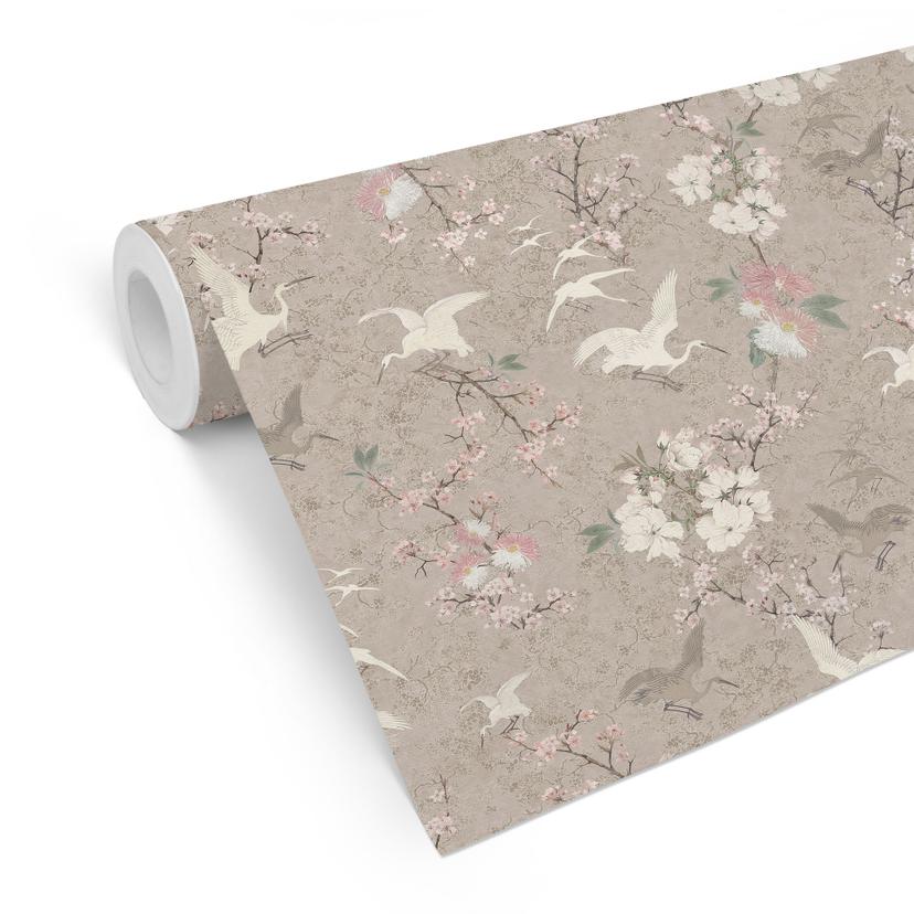 Tapet med mønster Japandi tapet kraner i kirsebærblomstrende beige - Bloomery Decor