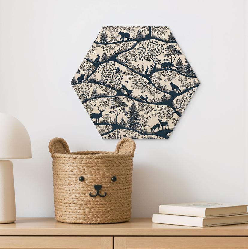 Hexagon Holzbild Tier Silhouetten im nordischen Wald - Oliver Robins