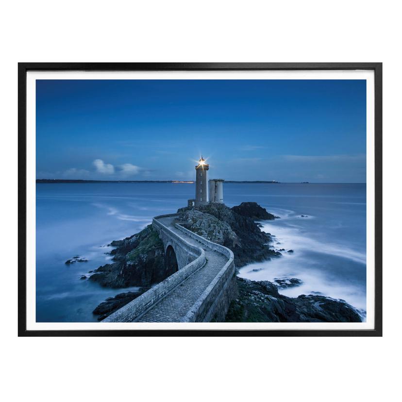 Póster El resplandor en el horizonte