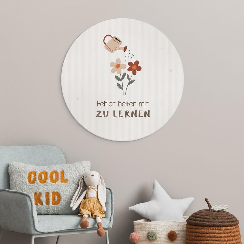 Rundes Alu-Dibond mit Gießkanne und Blumen - positiver Spruch 'Fehler helfen mir zu lernen'