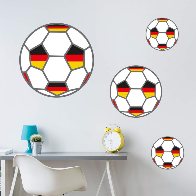 Wandtattoo Fußball mit Deutschland-Fahnen