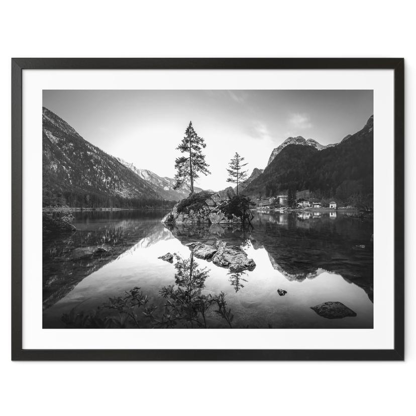 Póster Paisaje pintoresco con lago de montaña de aguas cristalinas - Hintersee