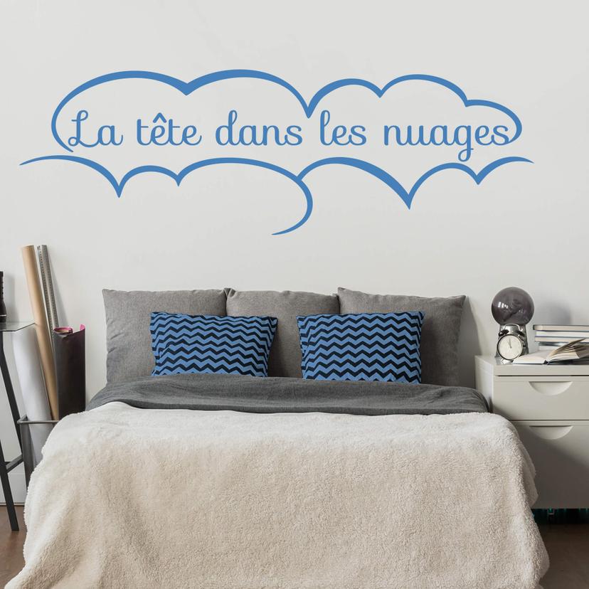 Sticker mural - La tête dans les nuages.