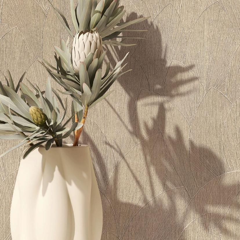 Non-woven tapet med struktureret bladmotiv beige blomstret